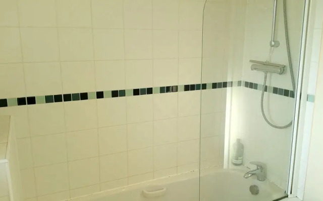 Central Station Apartment by Paymán Club