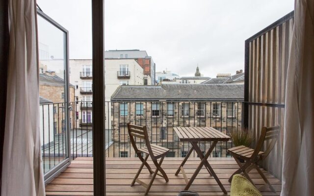 Chic Merchant City Apt. w/ Balcony