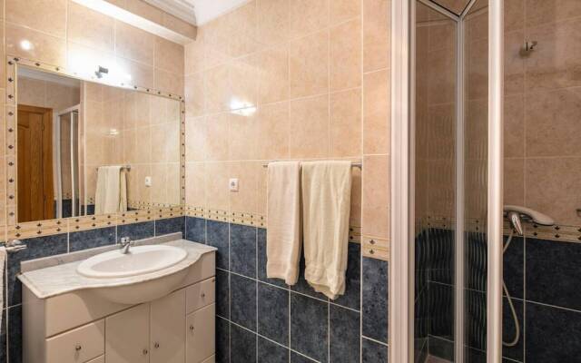 Lovely 2-bed Apartment in Sao Rafael