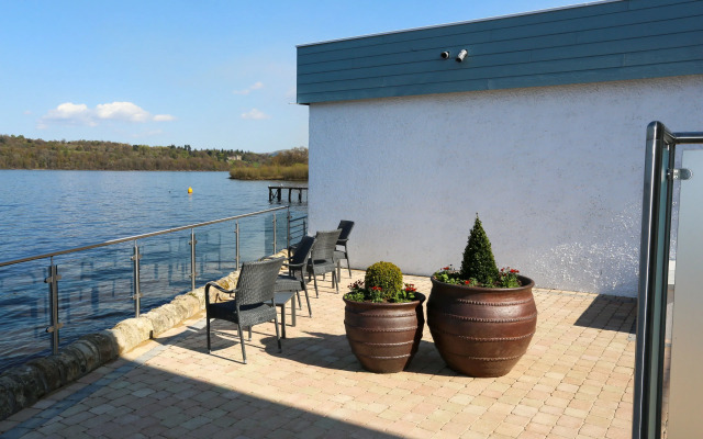 Duck Bay Hotel