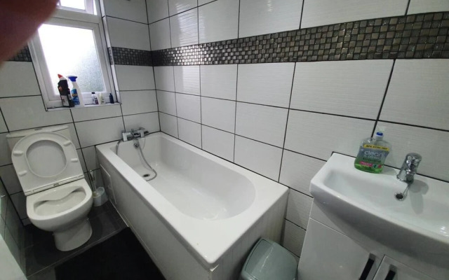 Lovely 5-bed House in Essex