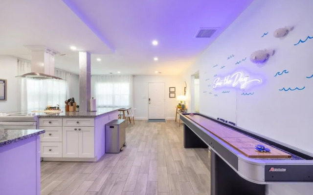 Fun Family-friendly Largo Home Heated Pool