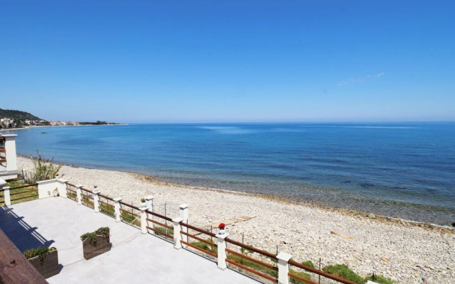 Nina Marina di Caronia