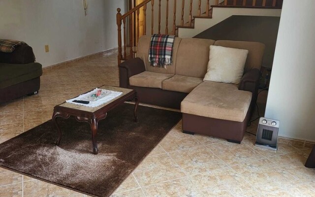Charming 2-bed House in Ponta Delgada
