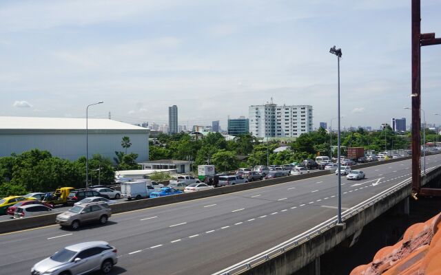 Bangkok Travel Suites