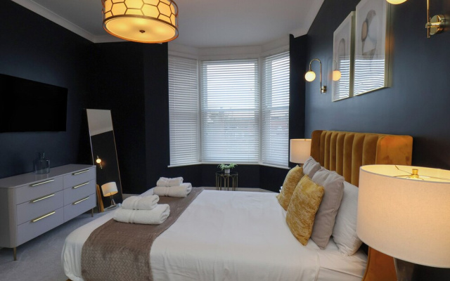 The Salisbury Apartment 301