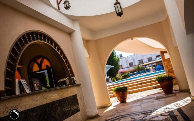 Yasmina Hotel