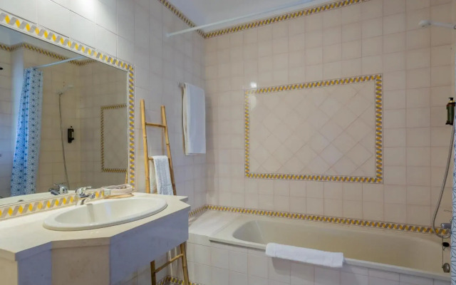 Sun House by LovelyStay