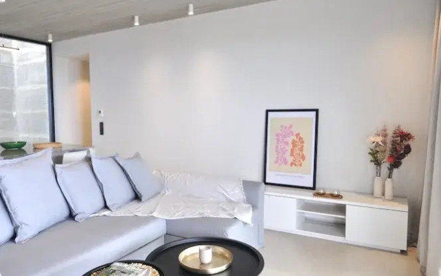 Zennova 52  Villa Cueva