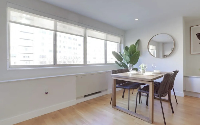 Modern Apartment Near D.C. Landmarks