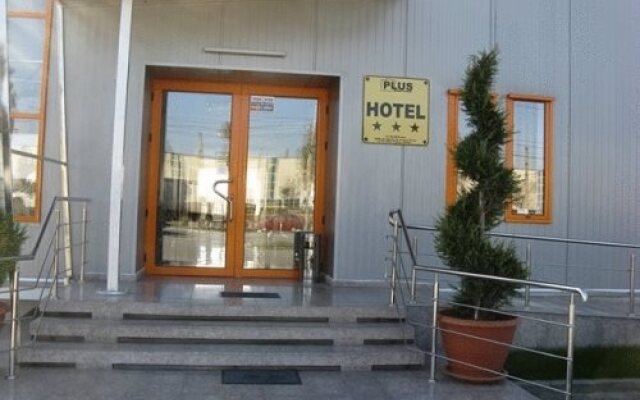 Plus Hotel
