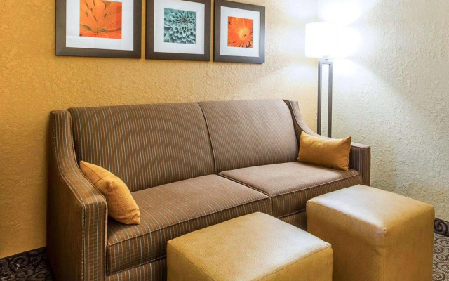 Comfort Suites