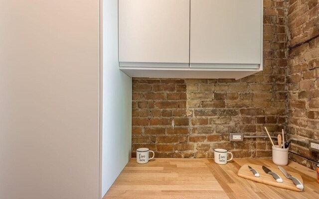 Beautiful Cozy 2-storey Apartment In the of Downtown MTL