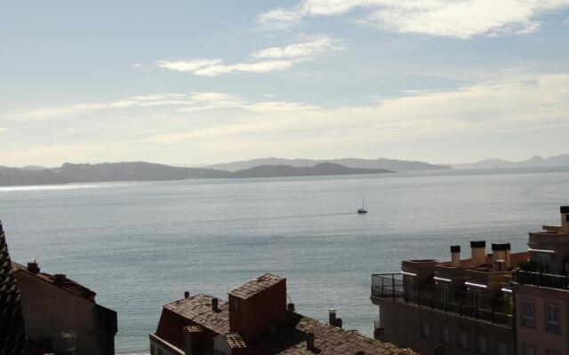 Apartamento ático en Sanxenxo a 160 m de Playa Silgar