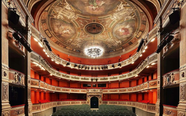 Kyriad Chambery Centre Curial