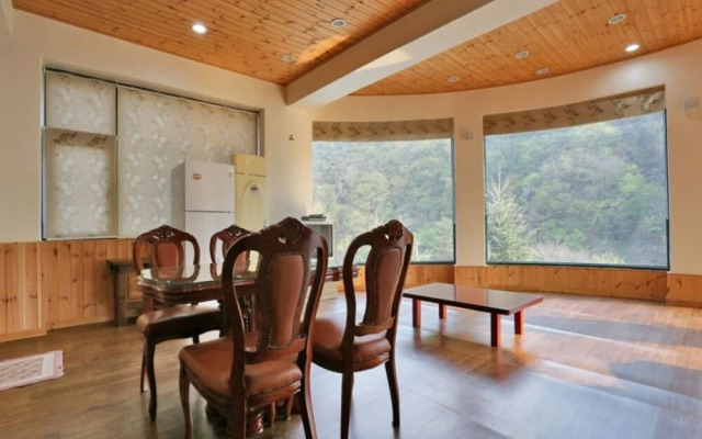 Gapyeong Top Pension