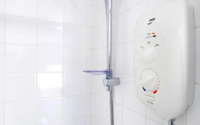 1 Bedroom Apartment with Free Parking