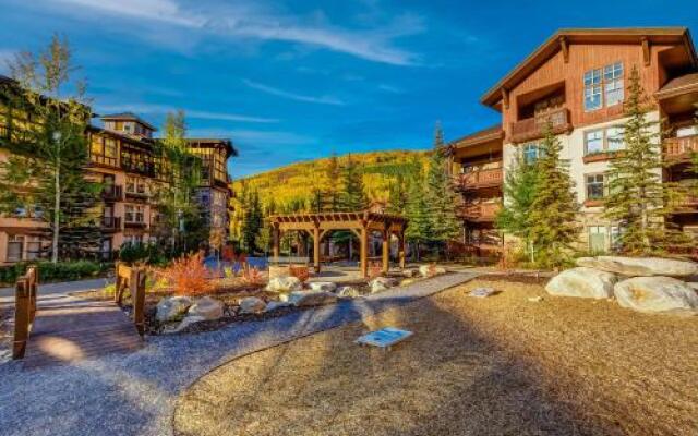 Eagle Springs East 101: Red-Wing Suite