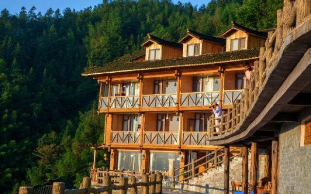 Longji View Building Homestay (Xishanyu Optimistic View Terrace)