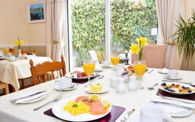 Salthill B&B Ocean Villa