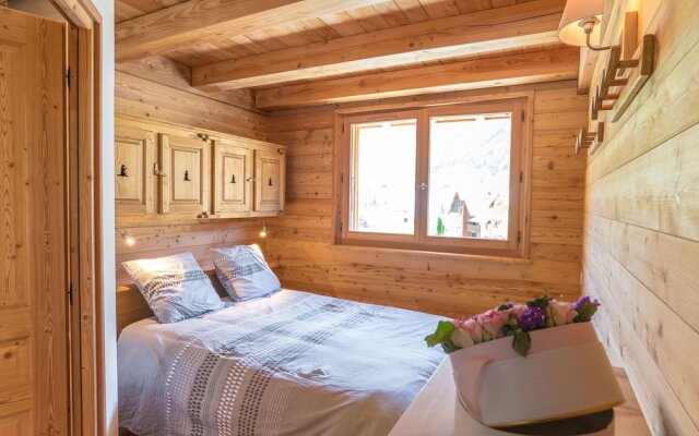 Luxurious Chalet in Vaujany French Alps with Balcony