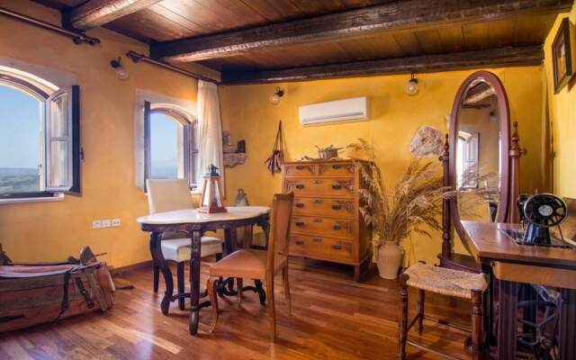 Red Villa - Fliskouni - 1 Bedroom Maisonette