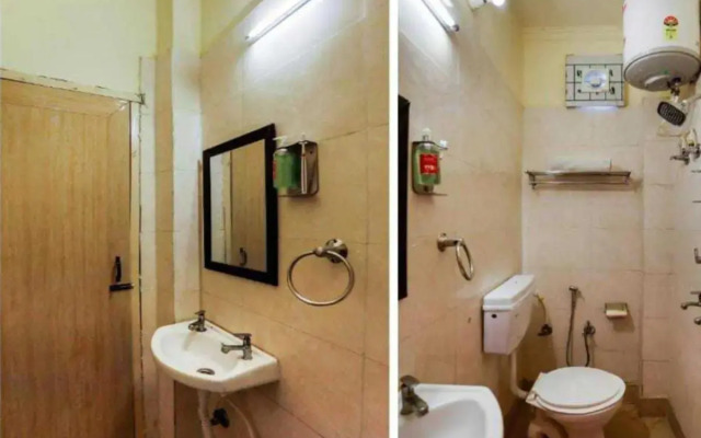 Oyo 806255 Hotel Grand King