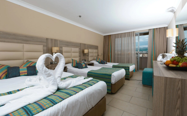 Insula Resort & Spa