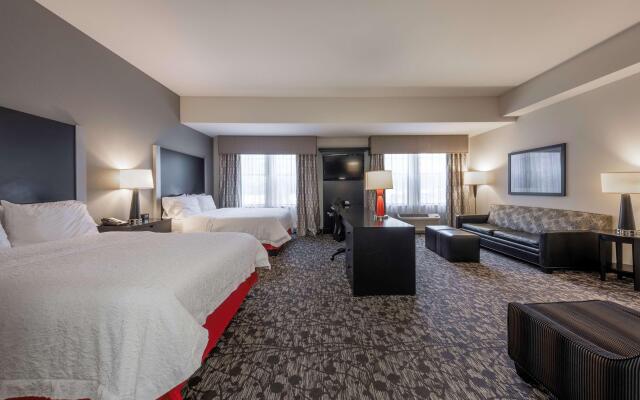 Hampton Inn & Suites DuPont