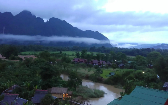 Mountain View Riverside Boutique Hotel