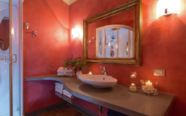 Villa in Cortona With Pool & Hill Views