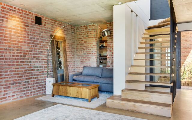 Upper Green Point Roos Villa