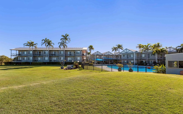 Moonlight Bay Suites