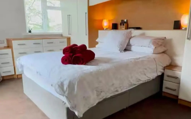 3 Bed-sleeps 6-hot Tub-pet Friendly-parking