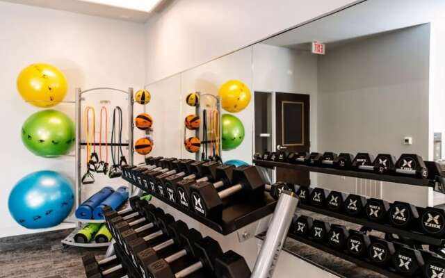 CozySuites Nora 3BR near Fashion Mall