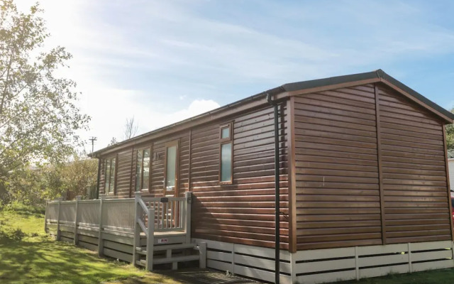 Pinecone Lodge - No 9