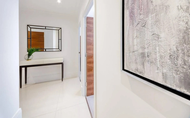 Designer 2 Bed Apartment in Riverside Development