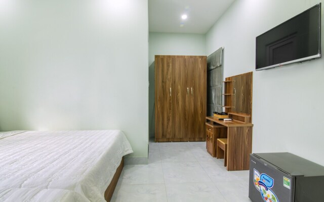 Lucky Hotel by OYO Rooms