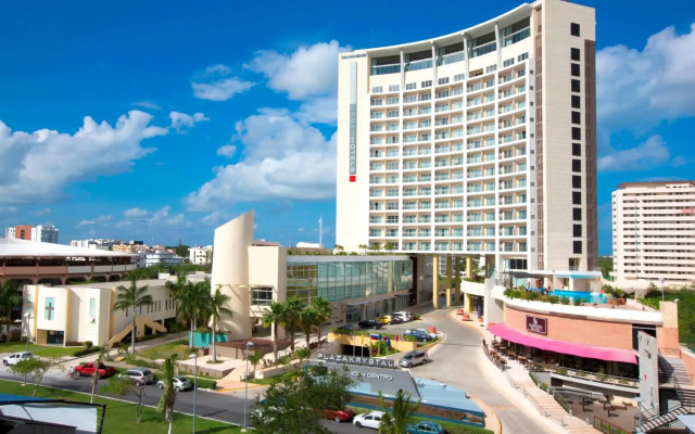 Krystal Urban Cancun & Beach Club