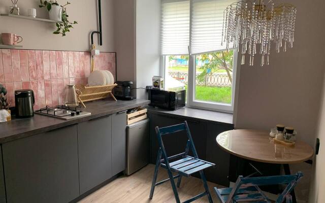 Crystalbox (Кристалбокс) на улице Коминтерна 15