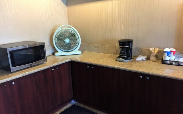 Hometel Suites