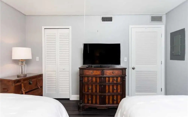 Shores Club 305 - Two Bedroom Condo