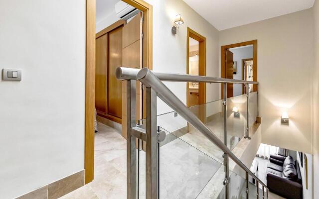 Townhouse 2 bedrooms on the first line