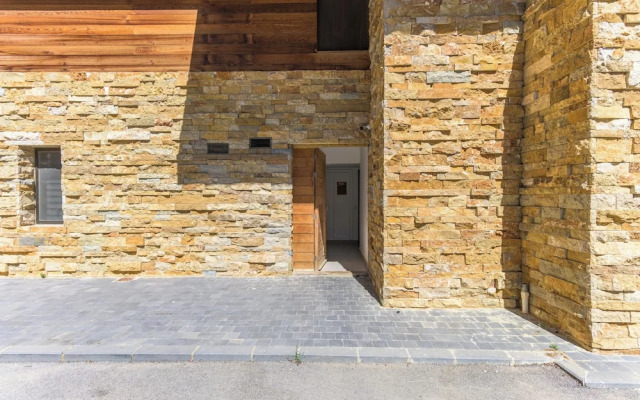 Haven's 1-BR Apt in Redrock Batroun