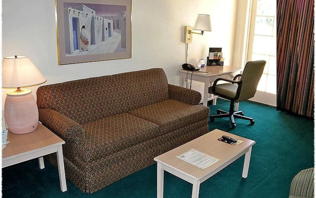 Windmill Suites Surprise - Phoenix, Ascend Hotel Collection