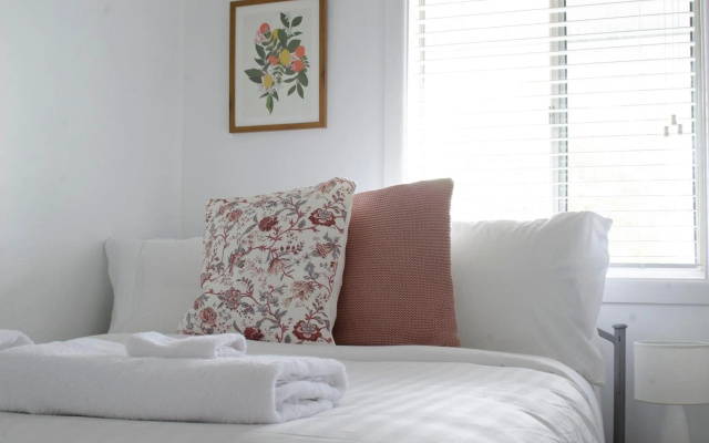 Mary Lemon Cottage – Guest Rooms – Orange