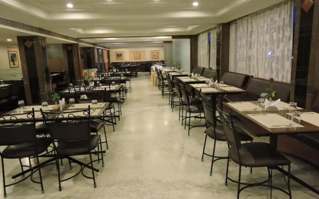 Hotel PLR Grand