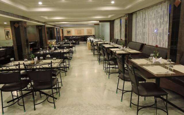 Hotel PLR Grand