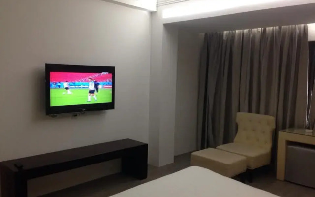 Koi Boutique Riverside