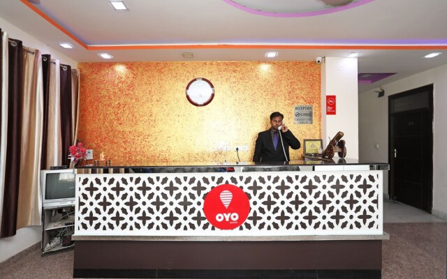 OYO 10876 Hotel Taj signature